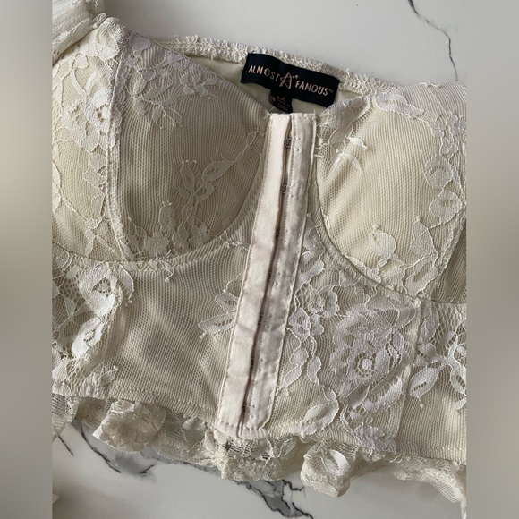 NWT Lace corset long sleeve top - Picture 4 of 5